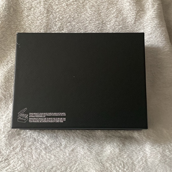 Empty Prada storage box - Picture 3 of 11
